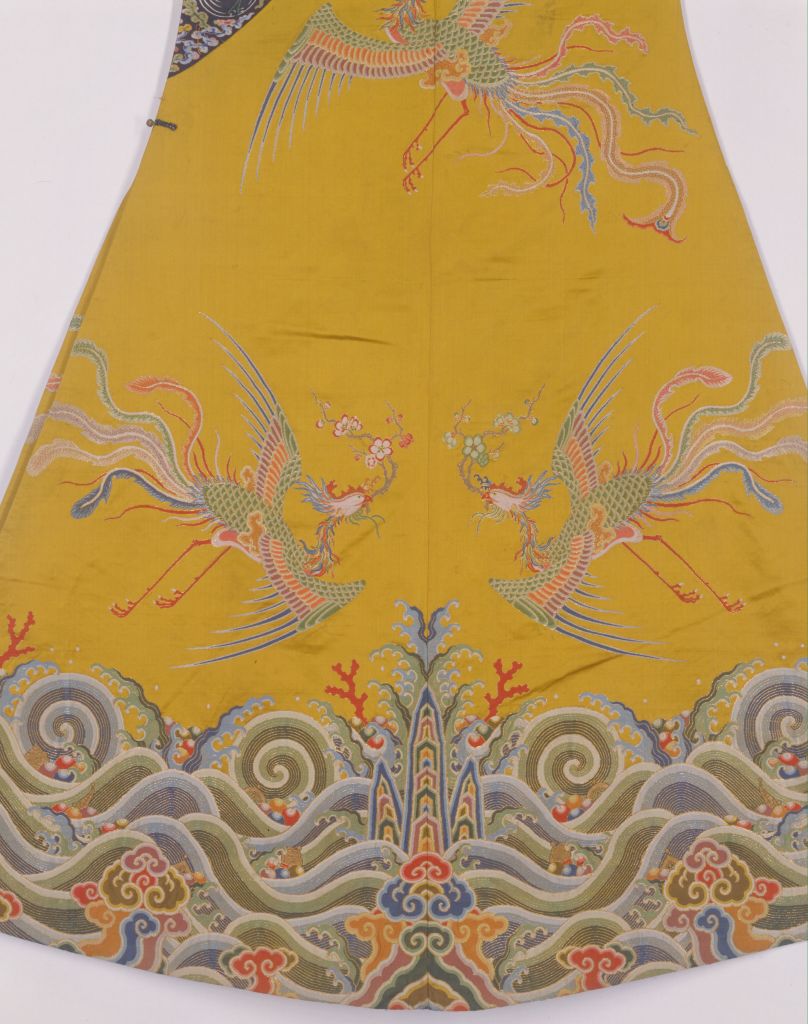 图片[3]-Fragrant Ground Xiang Feng Pattern Makeup Satin Pattern Robe-China Archive